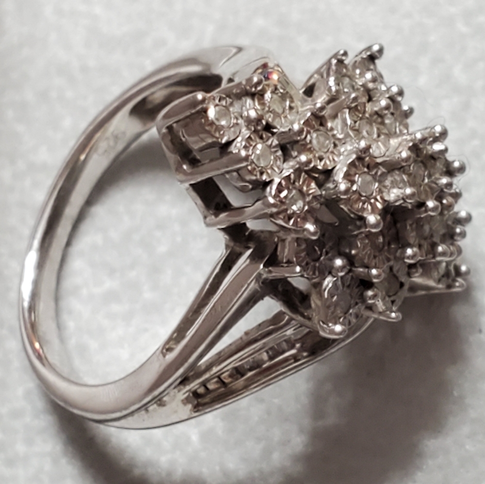 Silver ring - Picture 2 of 5
